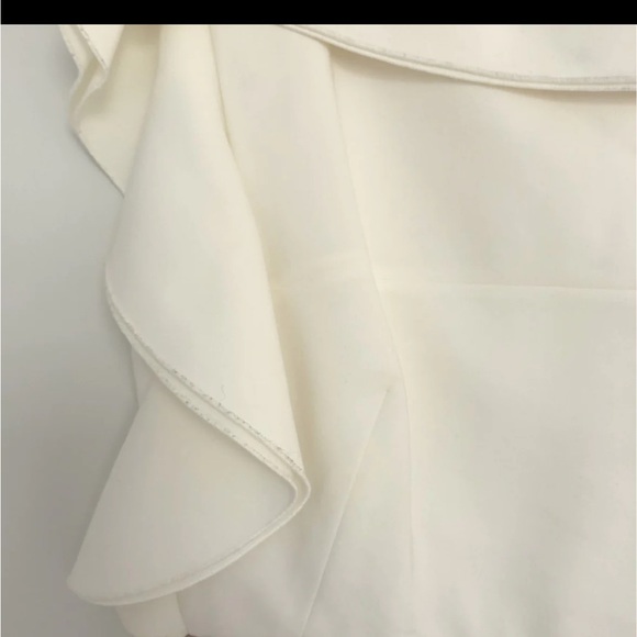 Valentino - Picture 3 of 4